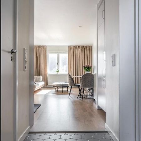 Central Apartment 5Min Drive To The Airport. Stockholm Exterior foto