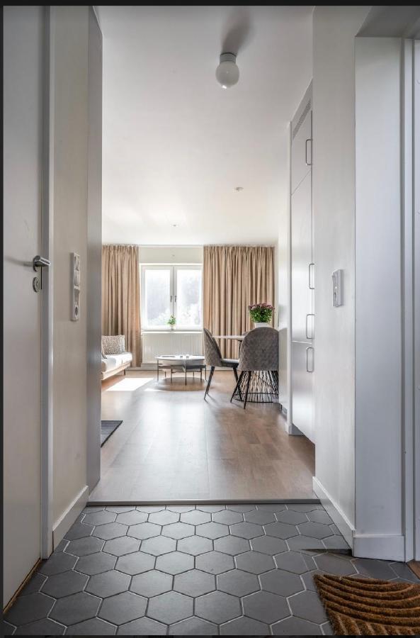 Central Apartment 5Min Drive To The Airport. Stockholm Exterior foto